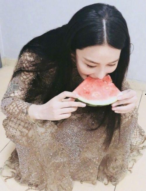 lo裙吃瓜,揭秘网络吃瓜背后的时尚秘密